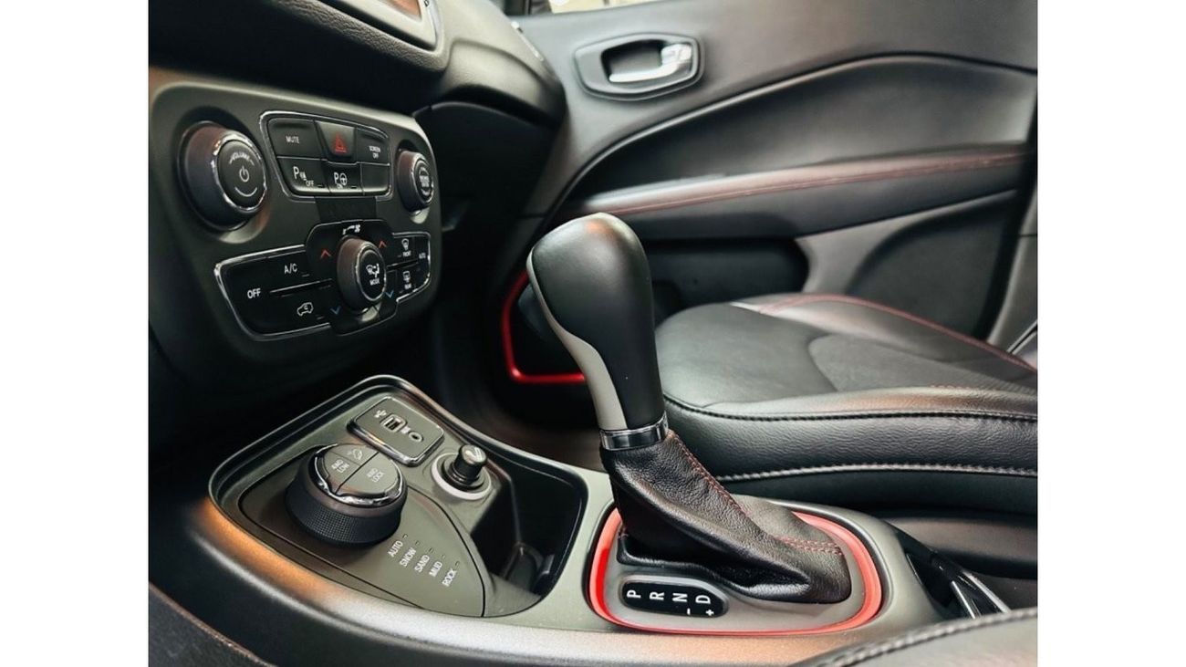 Jeep Compass Trailhawk GCC .. FSH .. Service Contract .. Perfect Condition .. 4 CYL