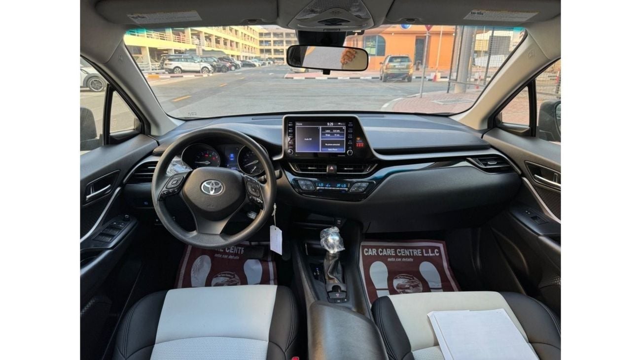 تويوتا CHR 2020 XLE KEYLESS LEATHER SEATS USA IMPORTED