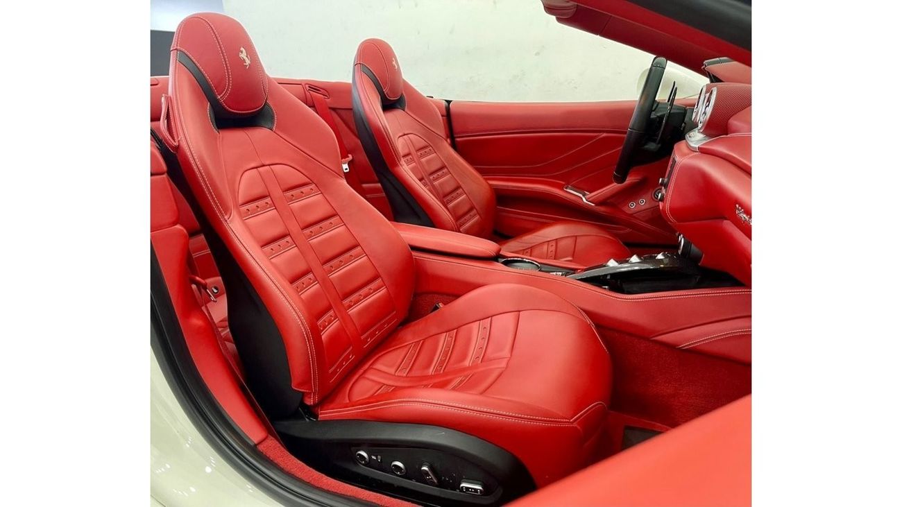 Ferrari California Std *Like New* 2015 Ferrari California T, Full Ferrari History, Warranty, Low Kms, GCC