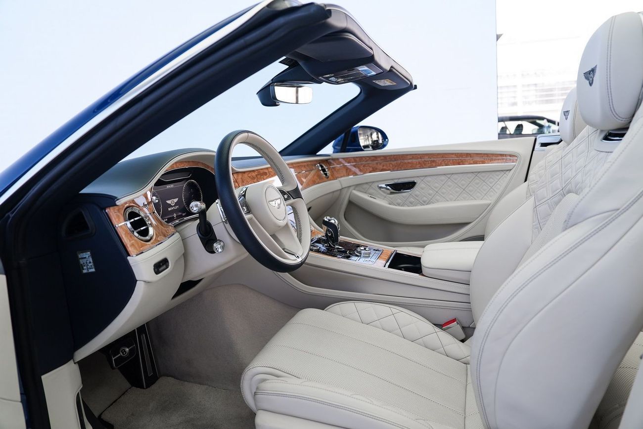 بنتلي كونتيننتال جي تي سي Bentley GTC W12 First Edition