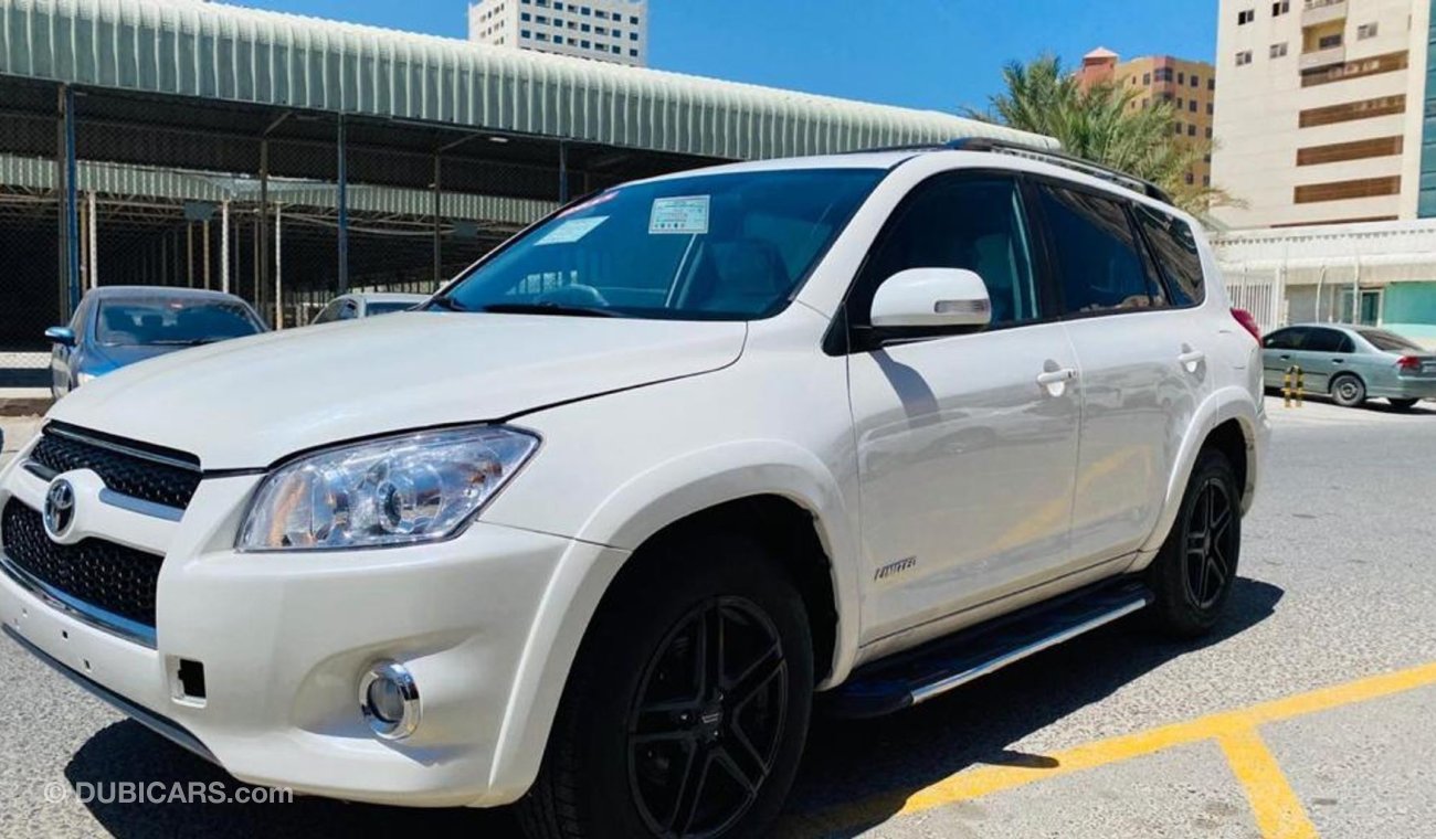 Toyota RAV4 2011 For urgent SALE