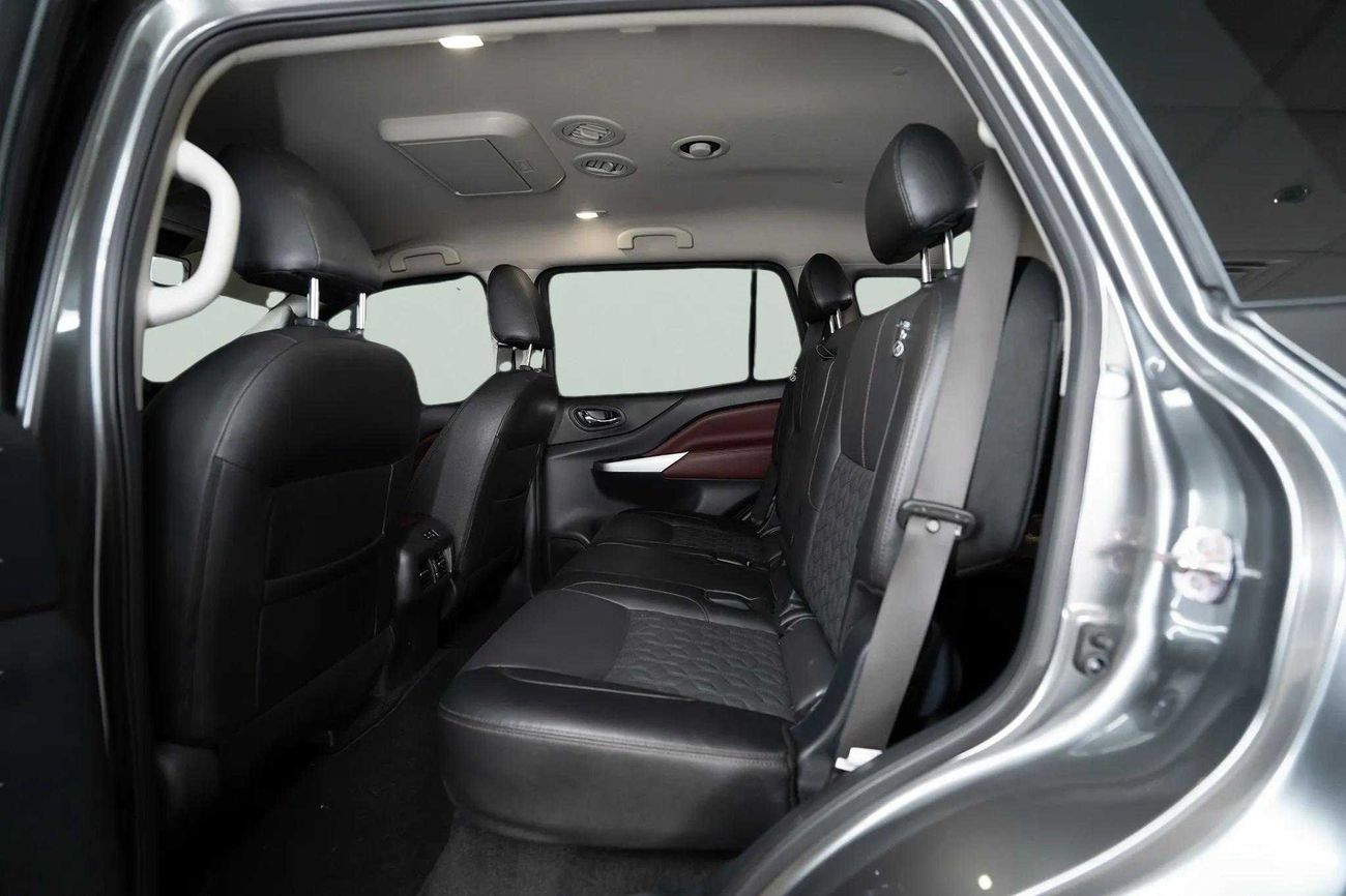 Nissan XTerra Platinum 2.5L 4WD PLATINUM 2.5