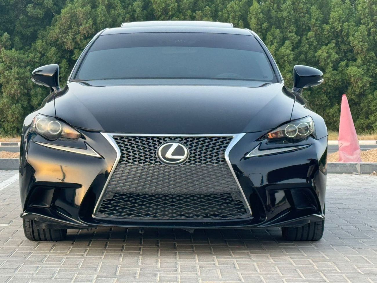 Lexus IS 200 Premier In excellent condition inside and out