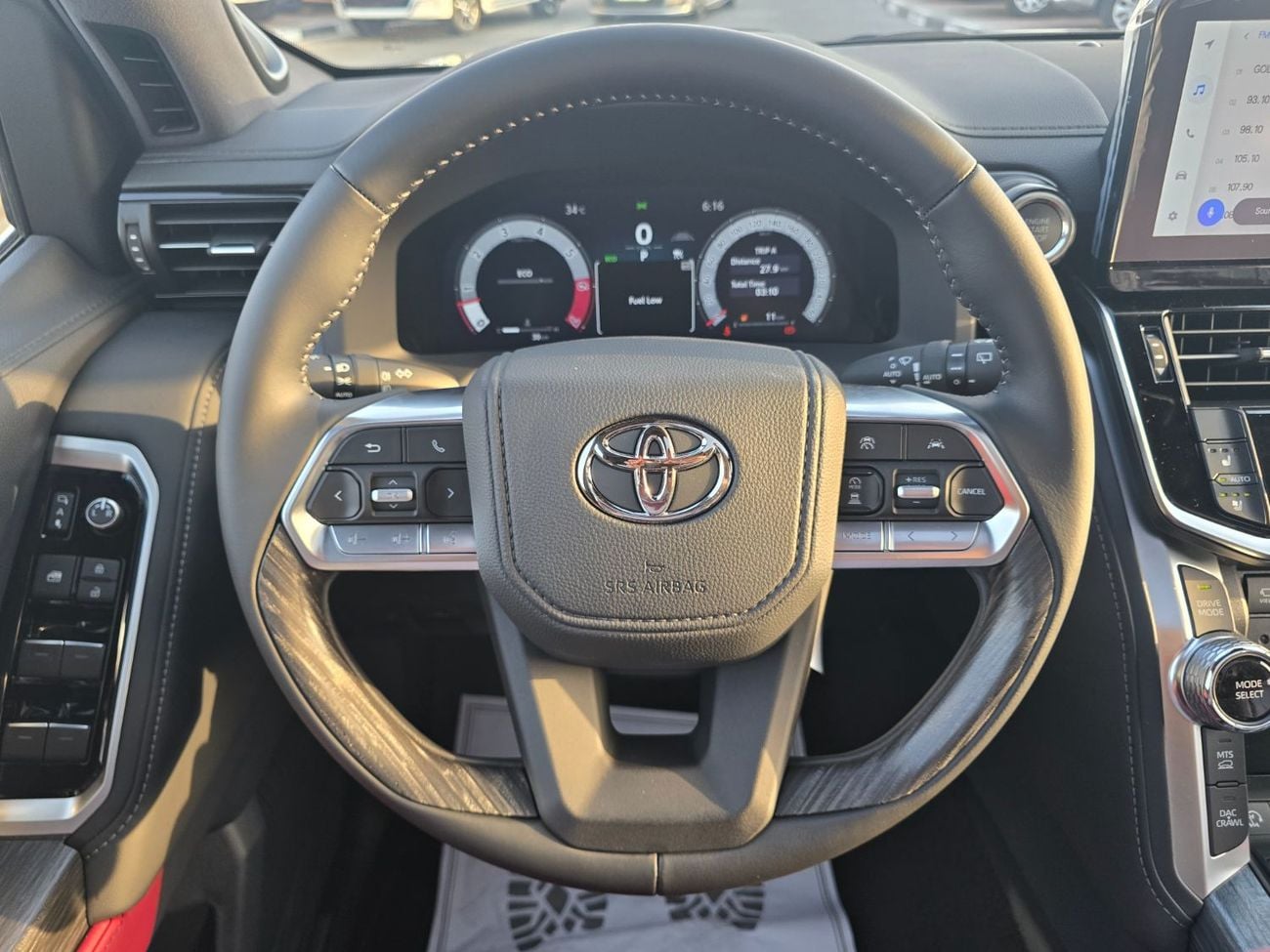 تويوتا لاند كروزر VXR