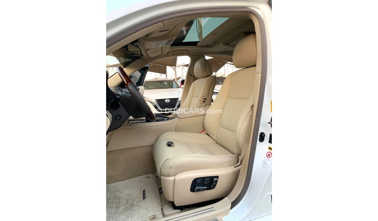 Lexus LS460
