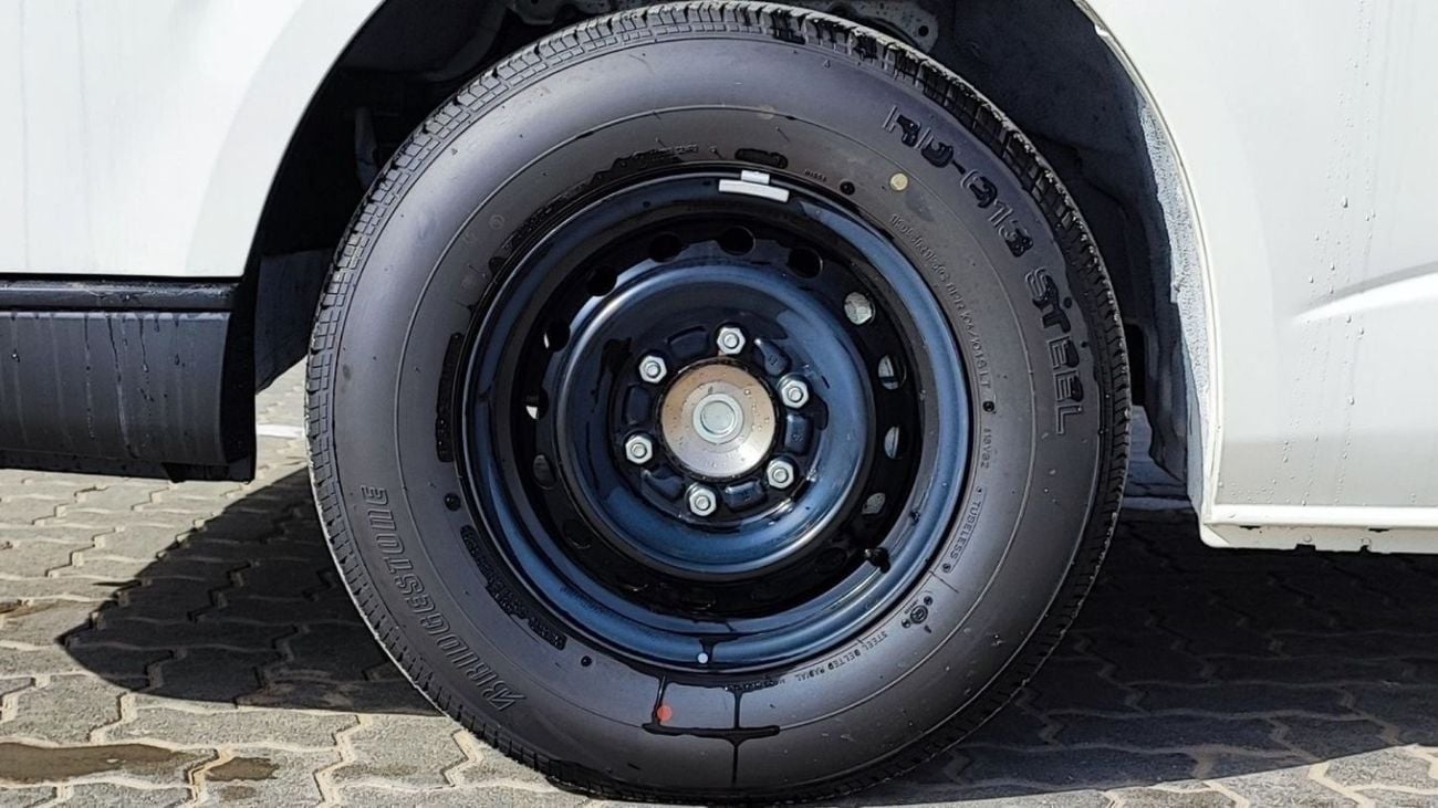 Toyota Hiace TOYOTA HIACE 2.5L TURBO DIESEL 15 SEATER H.ROOF MT 2025