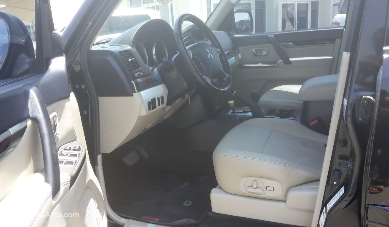 Mitsubishi Pajero 3.8