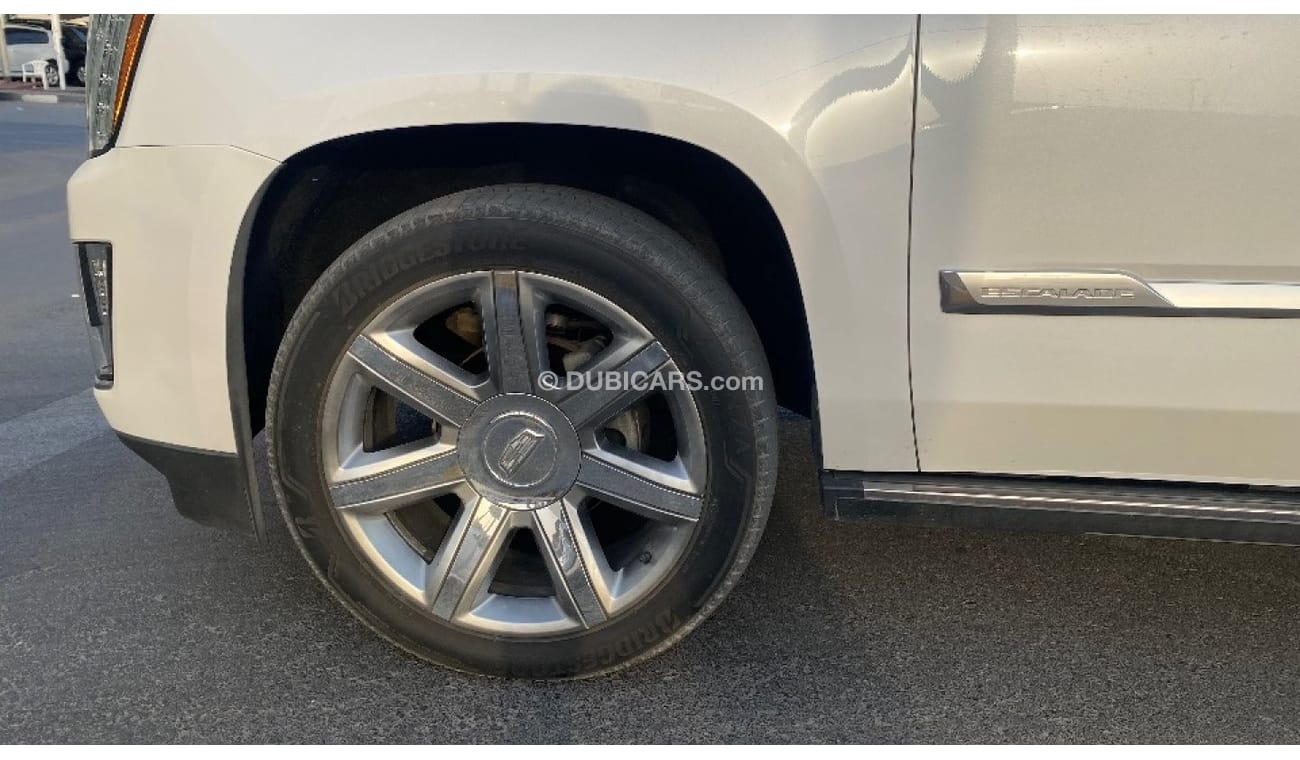 Cadillac Escalade خليجيه GCC Full options