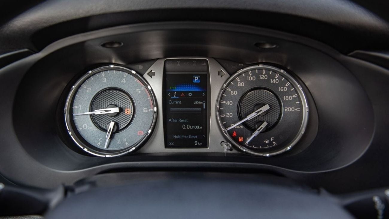 تويوتا هيلوكس SGLX HILUX 2.4L AT