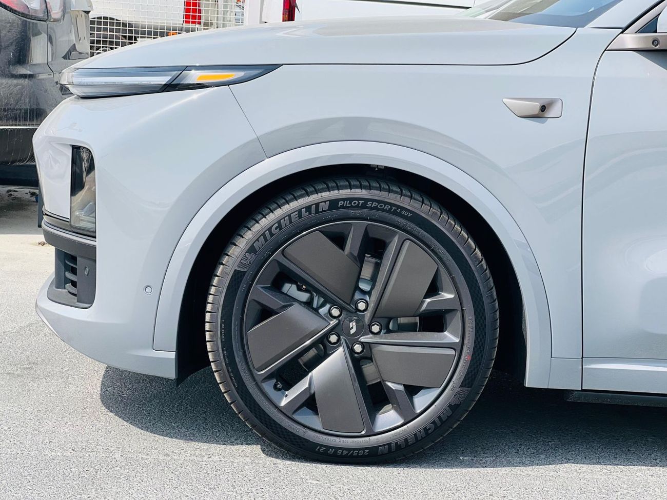 Li Auto L9 LI AUTO L9 ULTRA - MODEL 2025 - FULL UPDATE