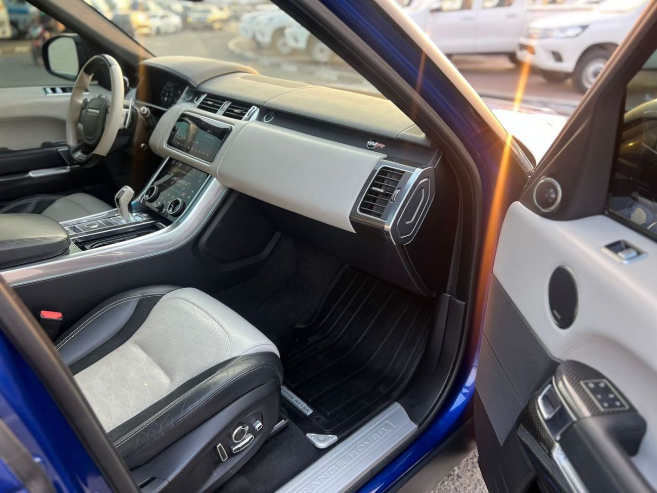 Land Rover Range Rover Sport 2019 Land Rover - Range Rover Sport SVR 5.0L V8 AWD Panoramic- Clean Title - Full Option - Very Well