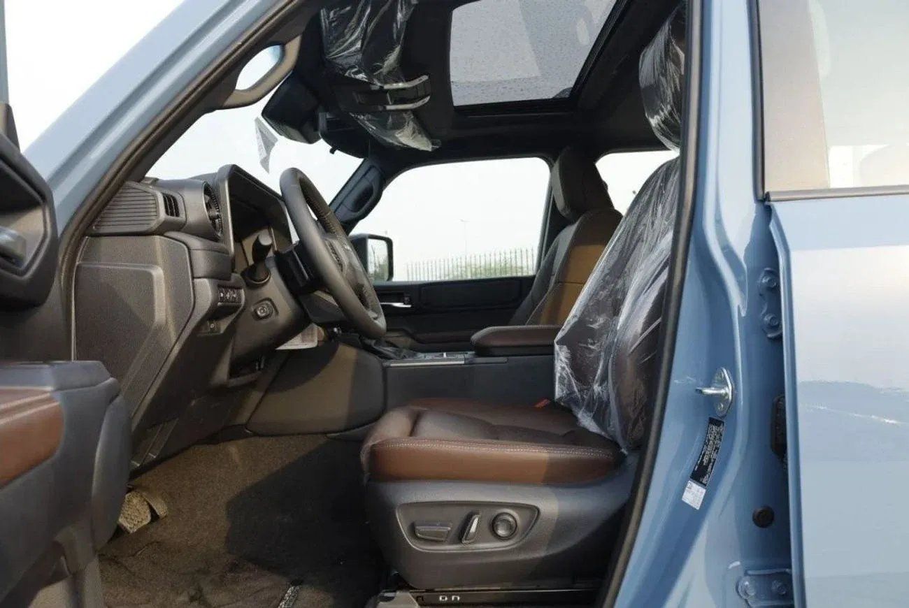 تويوتا برادو PRADO FULL OPTION PETROL VXR 2.4T