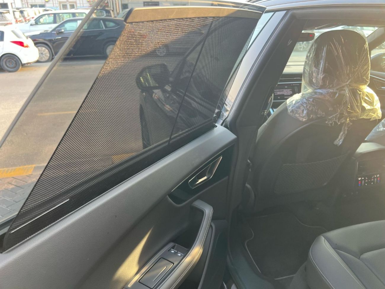 Audi Q8 2023-Audi Q8 55 TFSI Quattro-SLINE