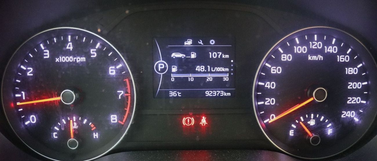 كيا سبورتيج Base خالية من الحوادث - خليجي - مكينة 2.0  - بحالة الوكالة من الداخل والخارج