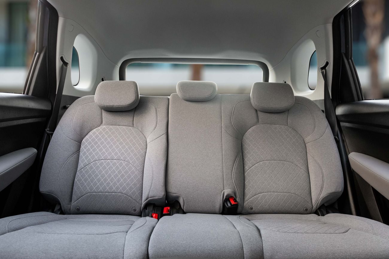 Chevrolet Captiva Captiva LS | 1,322 P.M | 0% Downpayment | Chevrolet Warranty + S/Contract