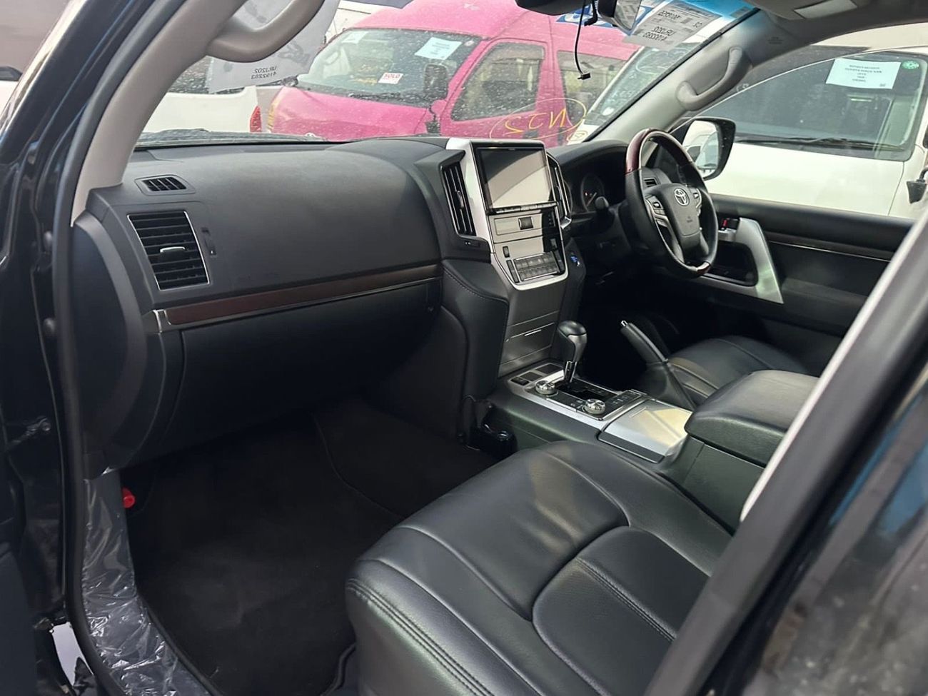 تويوتا لاند كروزر Zx 2019 Model RHD Petrol Engine Full Option Fresh Import From Japan