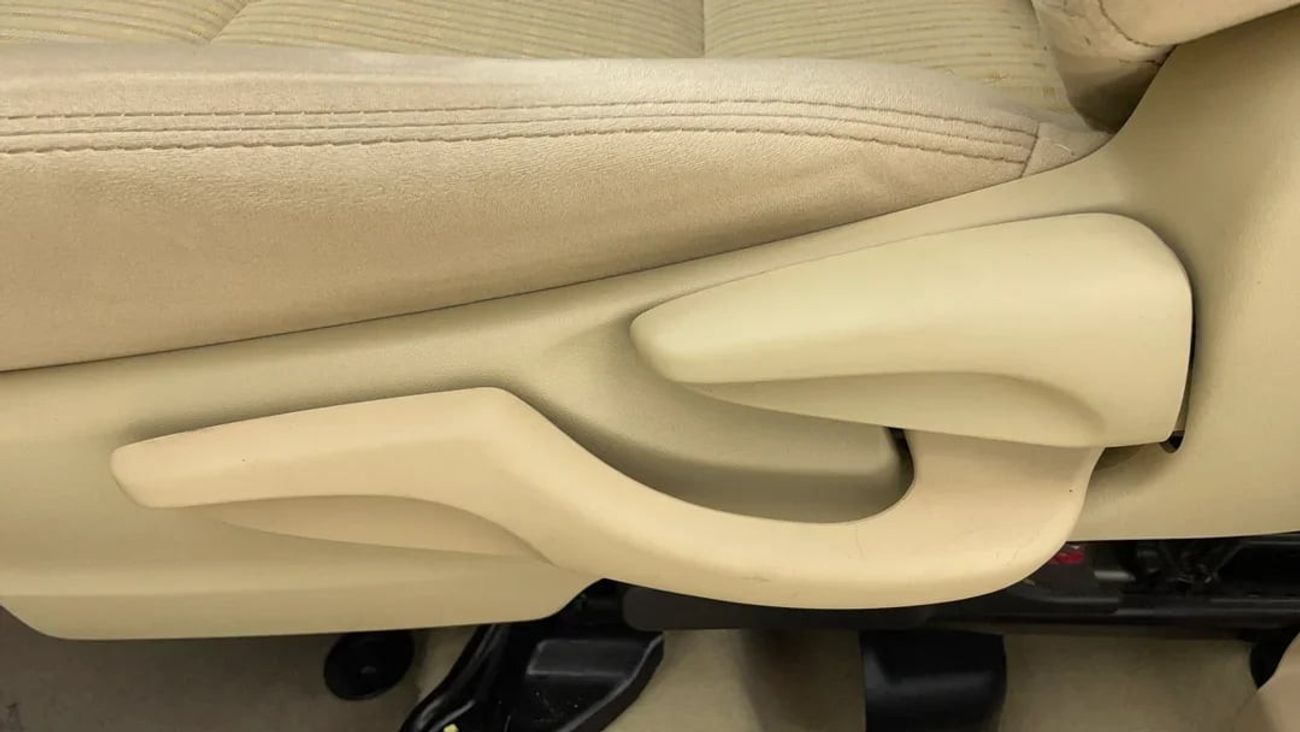 تويوتا يارس SE 1.5 | بدون دفعة مقدمة | اختبار القيادة في المنزل