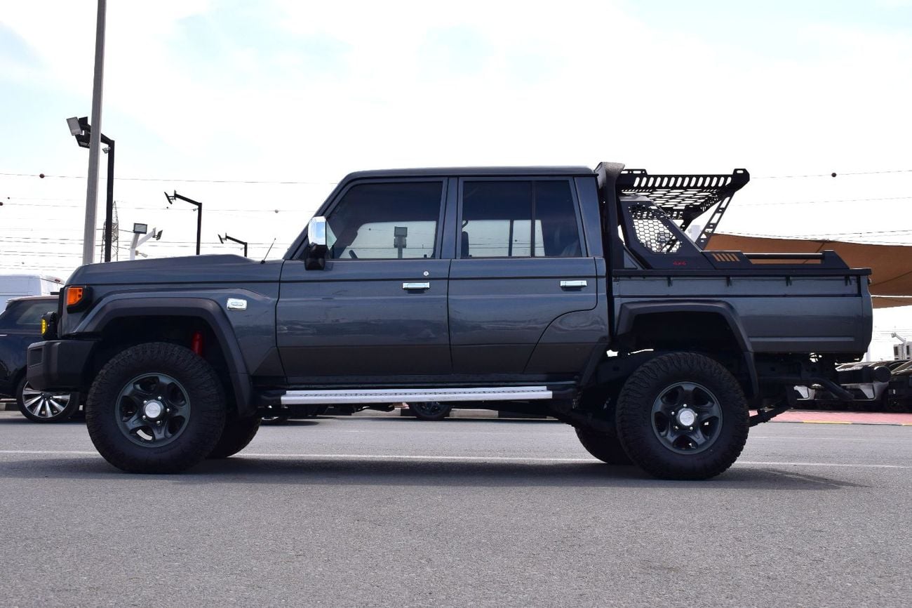 تويوتا لاند كروزر بيك آب 4.5L diesel Manual (export Only)