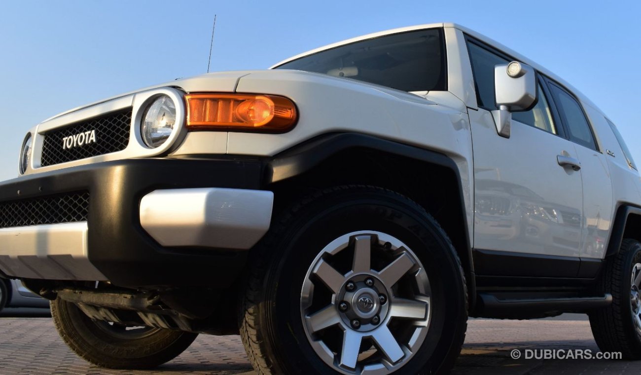 Toyota FJ Cruiser تويوتا اف جي