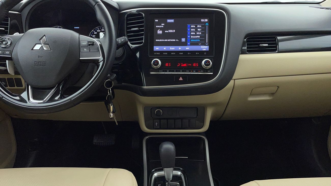 ميتسوبيشي آوتلاندر GLS MID 3 | بدون دفعة مقدمة | اختبار قيادة مجاني للمنزل