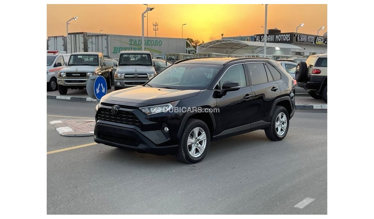 تويوتا راف ٤ XLE