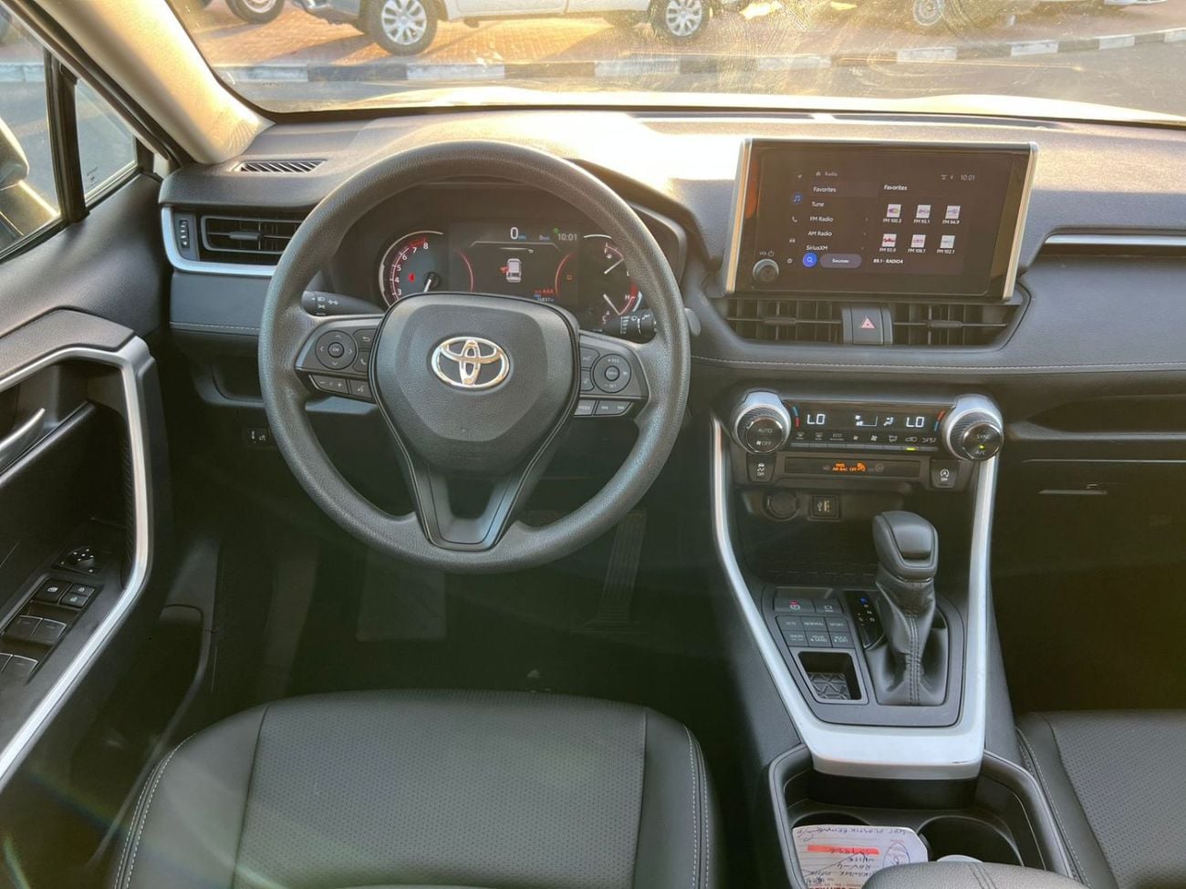 Toyota RAV4 2025 Toyota Rav4 XLE Full Option 2.5L V4 - Rear Camera  - Leather Seat - AWD 4x4 - Push Start