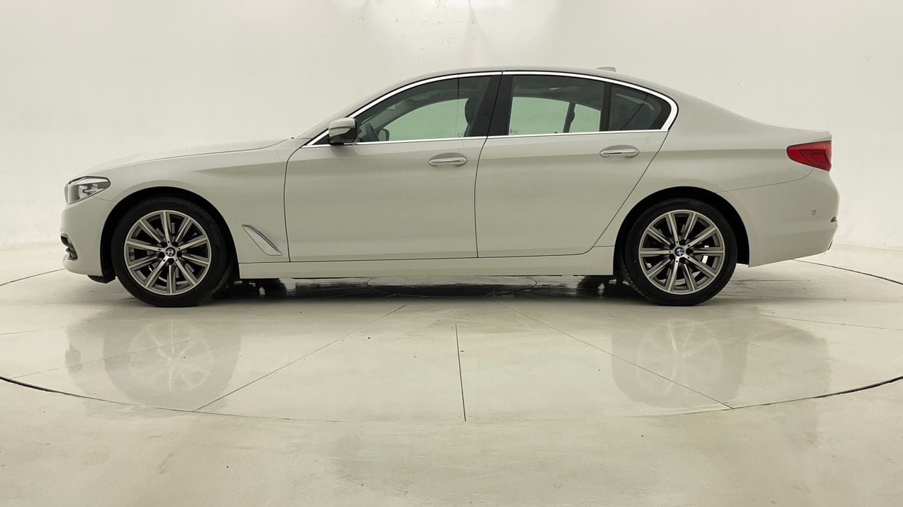 بي أم دبليو 520i EXECUTIVE 2 | بدون دفعة مقدمة | اختبار القيادة في المنزل