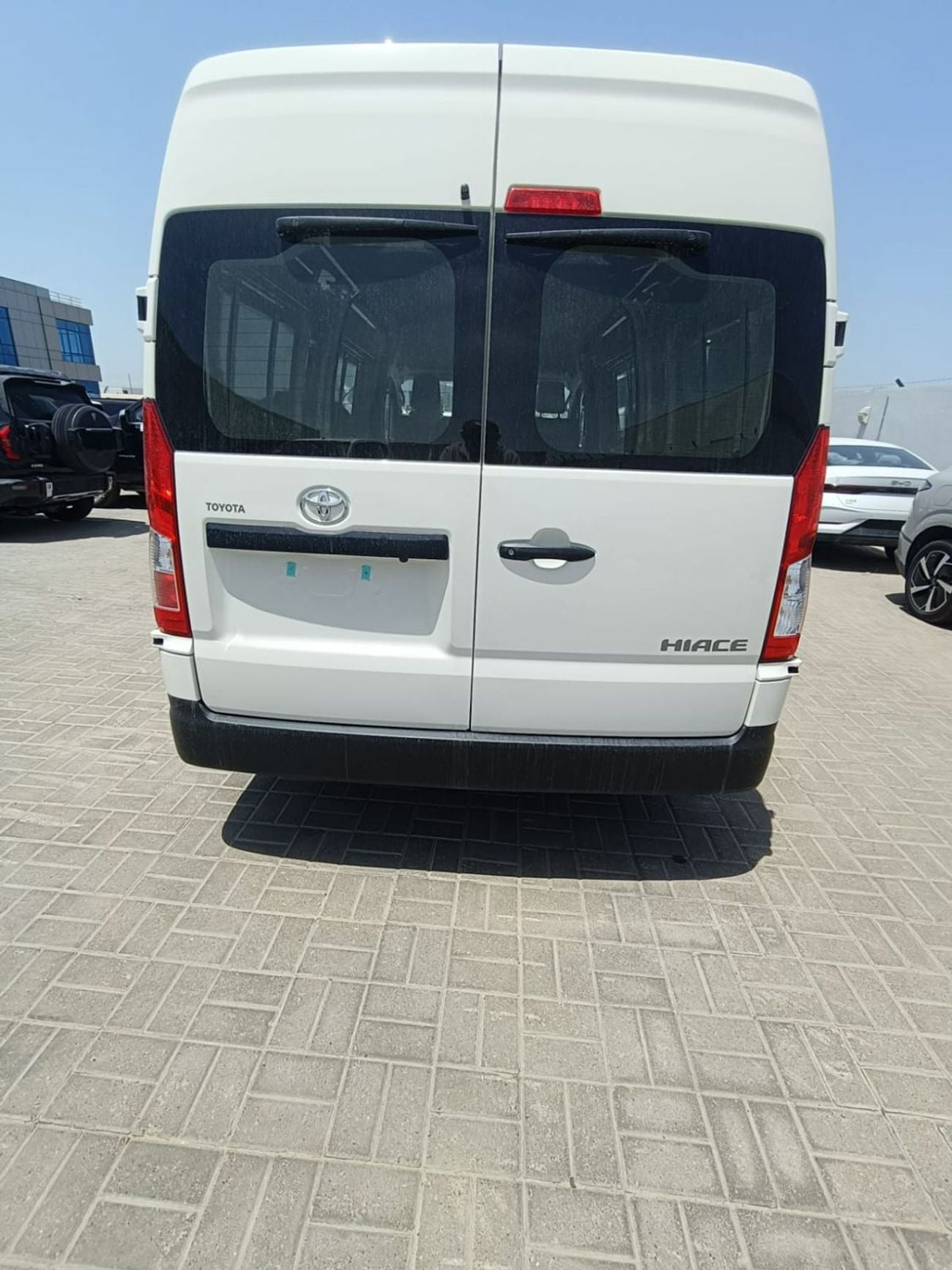 تويوتا هاياس 3.5 PETROL AUTOMATIC HIGH ROOF
