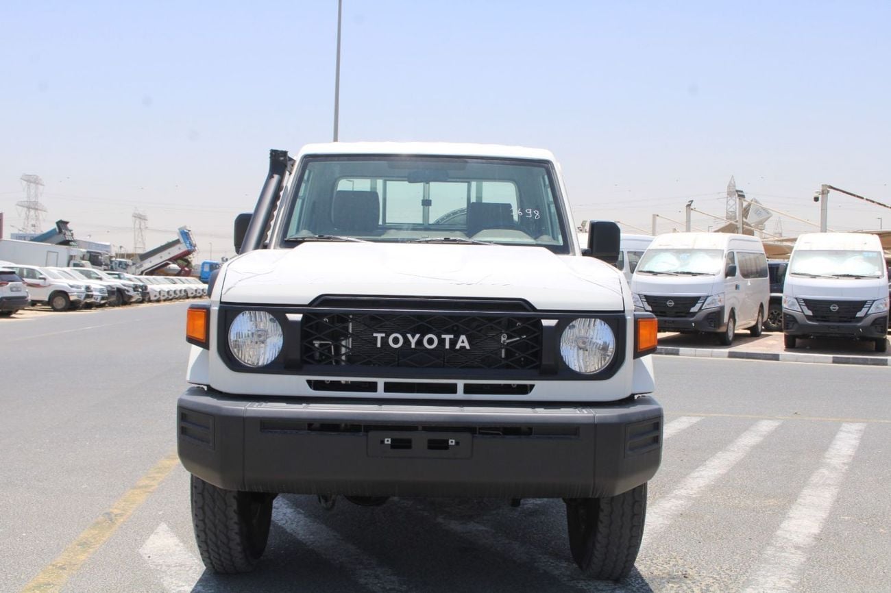 تويوتا لاند كروزر بيك آب  TOYOTA LANDCRUISER 79 2.8L DIESEL SINGLE CAB E MANUAL