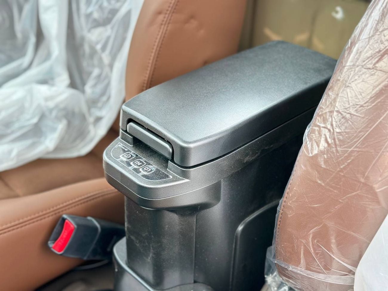 تويوتا لاند كروزر بيك آب S/C LC79 4.0 A/T PTR // 2026 // كاملة المواصفات مع رادار، صندوق تبريد، قفل تفاضلي، مشغل DVD وكاميرا