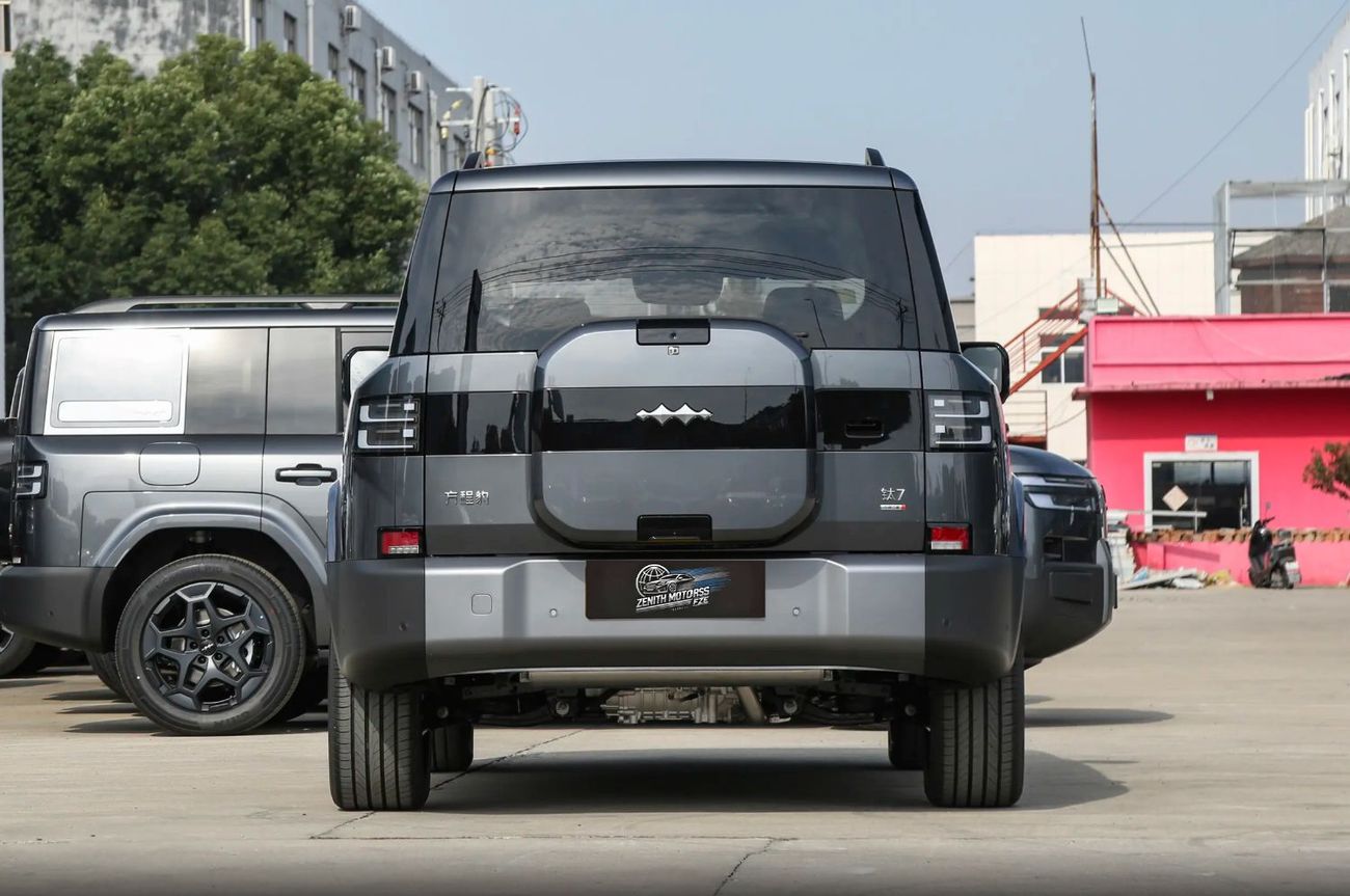 بي واي دي ليوبارد تيتانيوم 7 190KM Four-Wheel Drive Ultra Edition