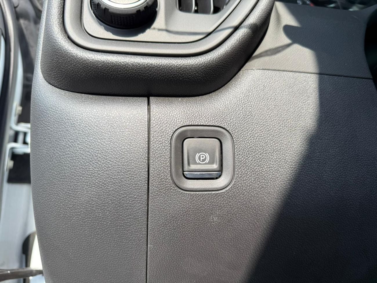 Chevrolet Silverado 5.3 V8 RST 5.3 V8 GCC SPECS