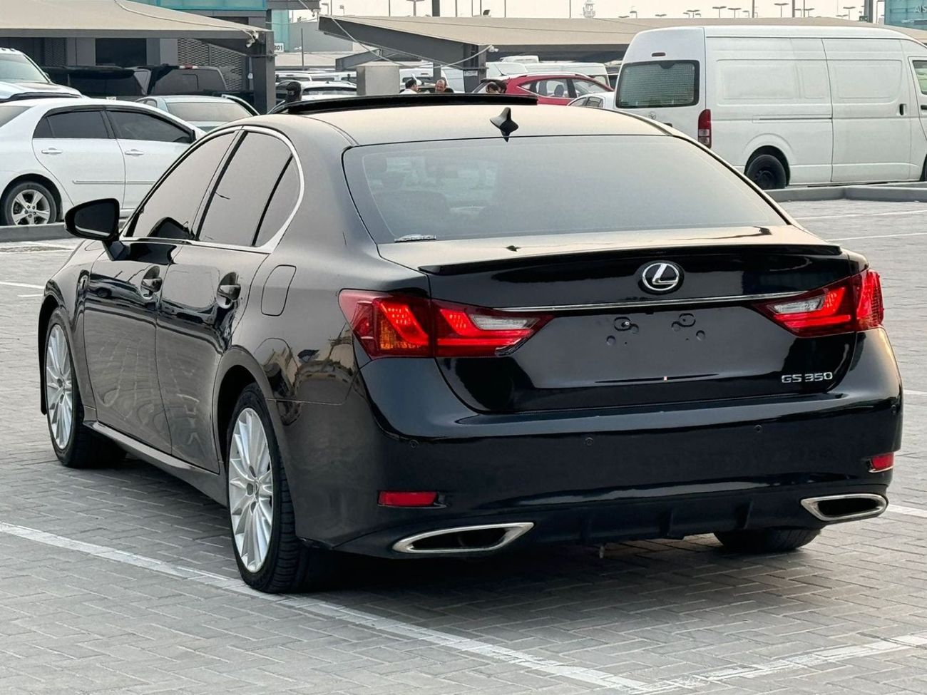 لكزس GS 350 بلاتينوم بحالة ممتازة من الداخل و الخارج