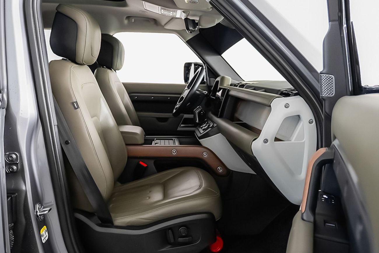 Land Rover Defender P400 110 HSE 3.0L (5 Seater)