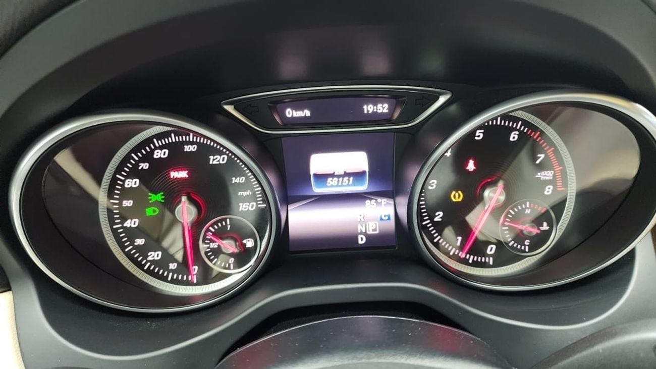 مرسيدس بنز GLA 250 Std 2.0L (211 HP)