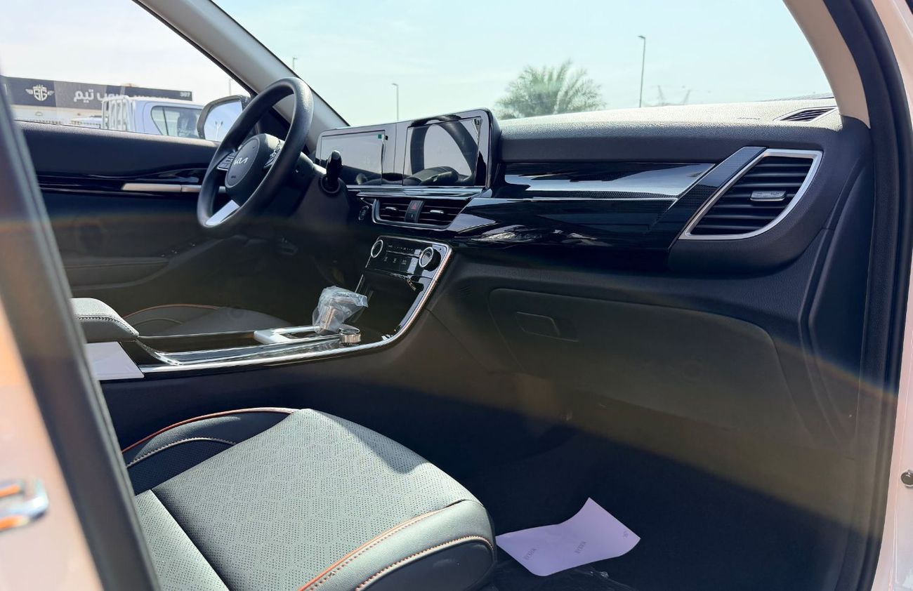 Kia Seltos 2025 stylish and versatile compact SUV (Export only)