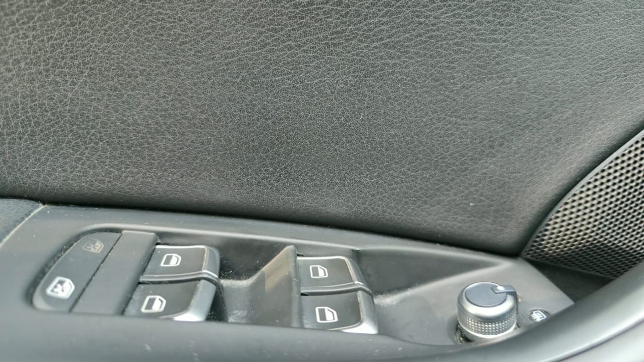 أودي Q3 LEFT HAND FULL OPTION CLEAN AND IN PERFECT CONDITION 2.0 PETROL