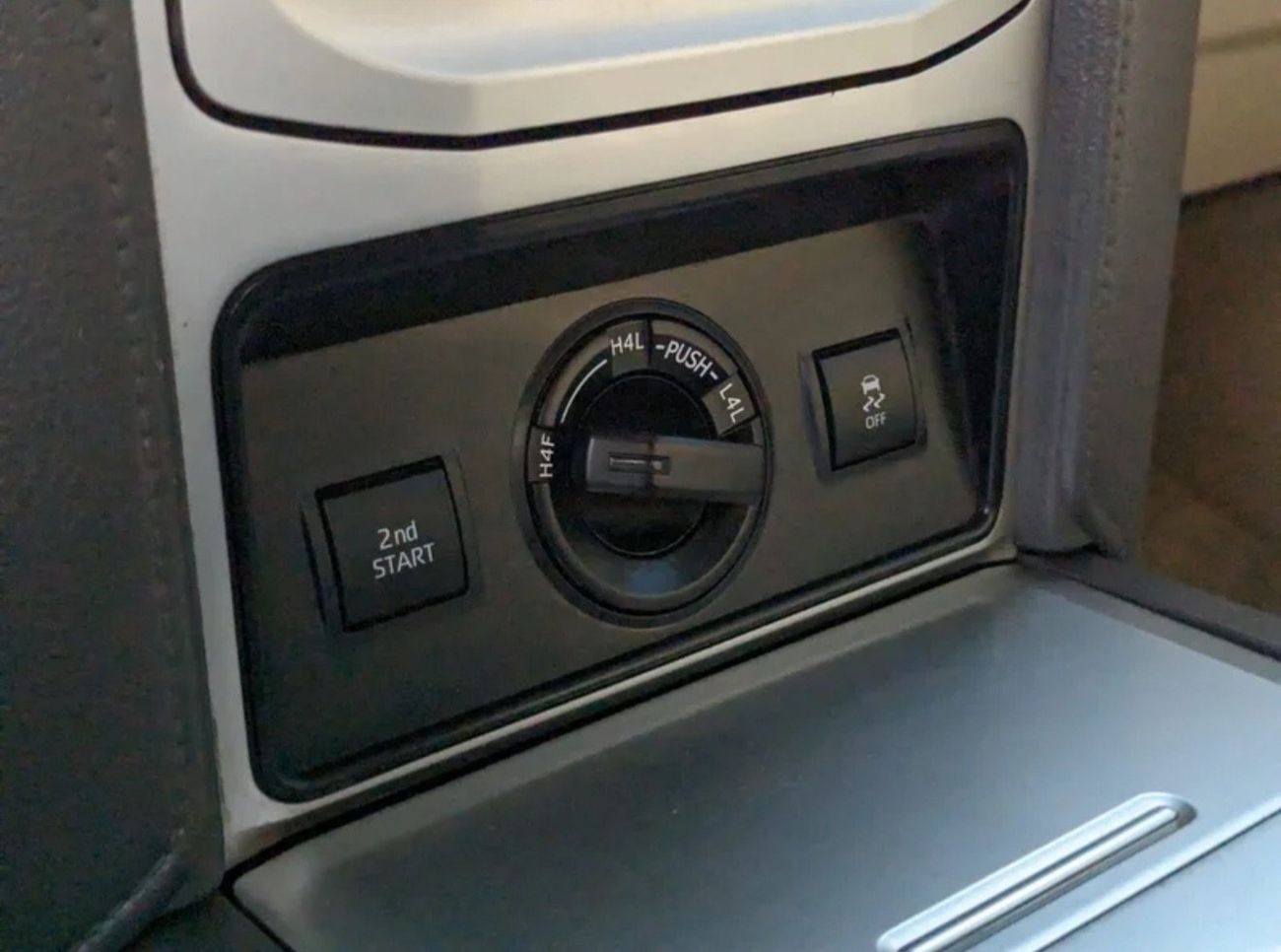 Toyota Prado Toyota Prado 2020  V4 2.7 TXL  very clean condition