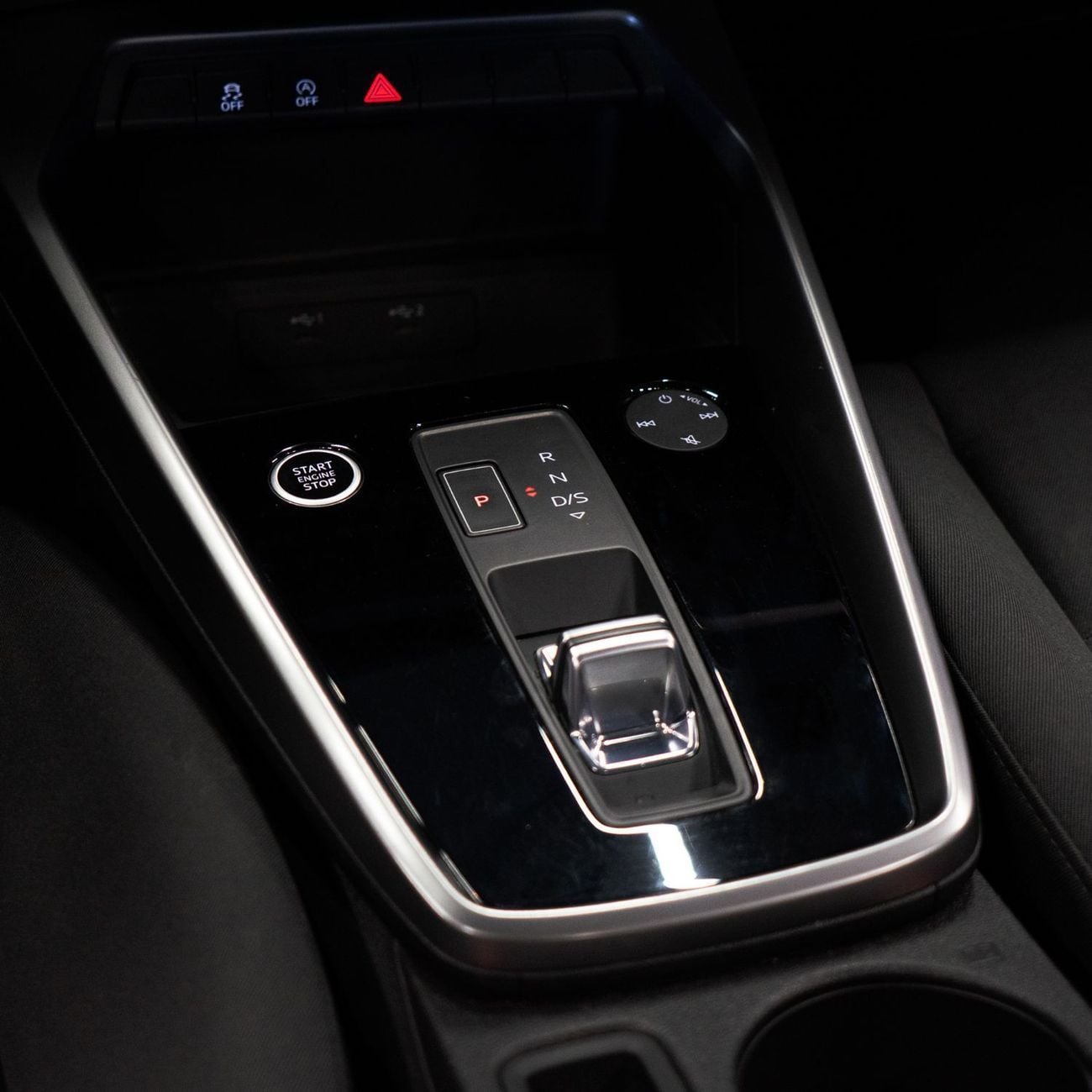 أودي A3 35 TFSI 1.4L AED 1,589 pm • 0% Downpayment • Audi A3 35 TFSI • Agency Warranty and Service Contract