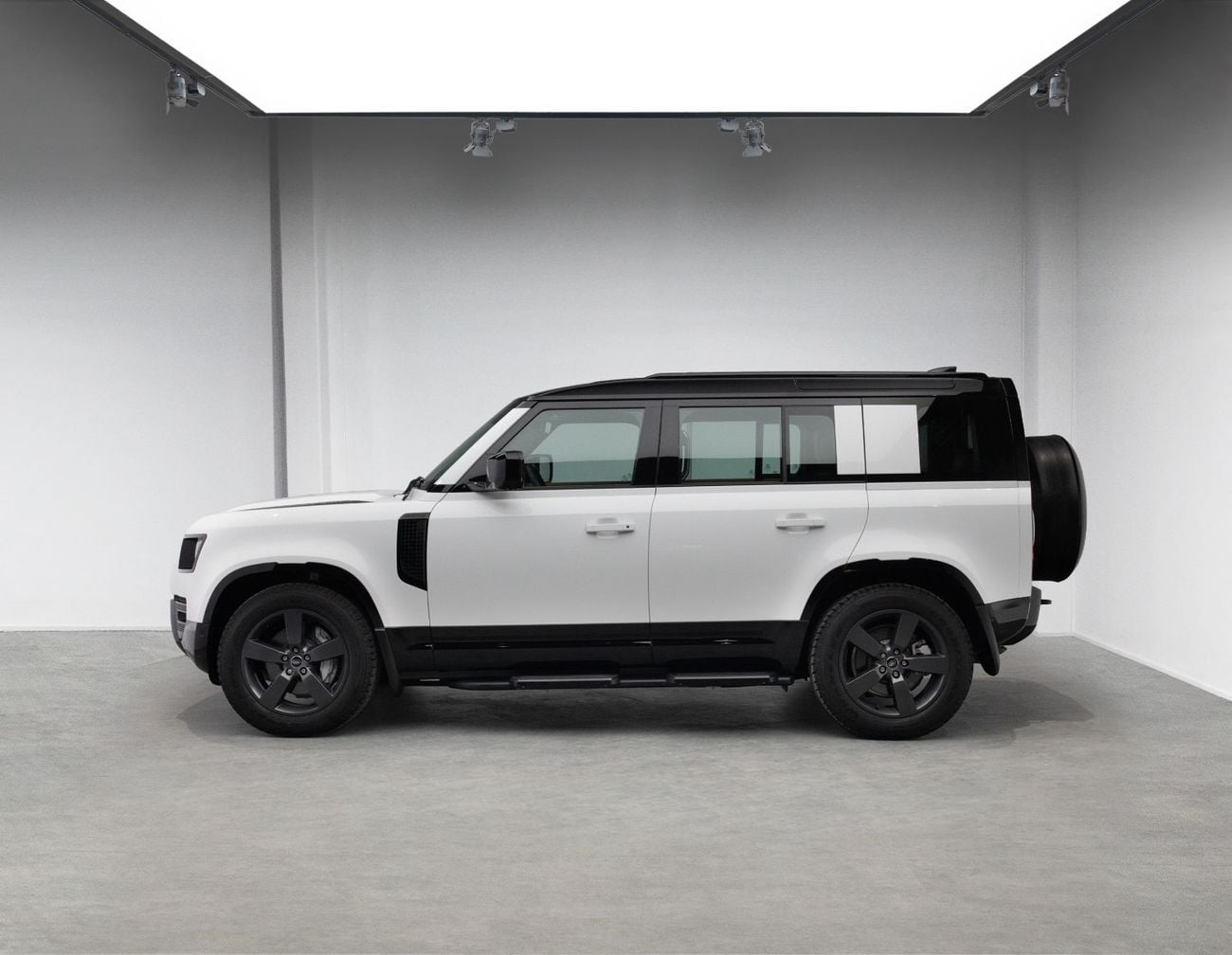 لاند روفر ديفندر P400 110 X-Dynamic HSE 3.0L (5 Seater)