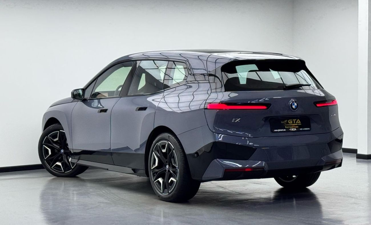 بي أم دبليو iX xDrive40 2023 BMW iX xDrive40, 2027 BMW Warranty, 2028 BMW Service Pack, Very Low Kms, GCC