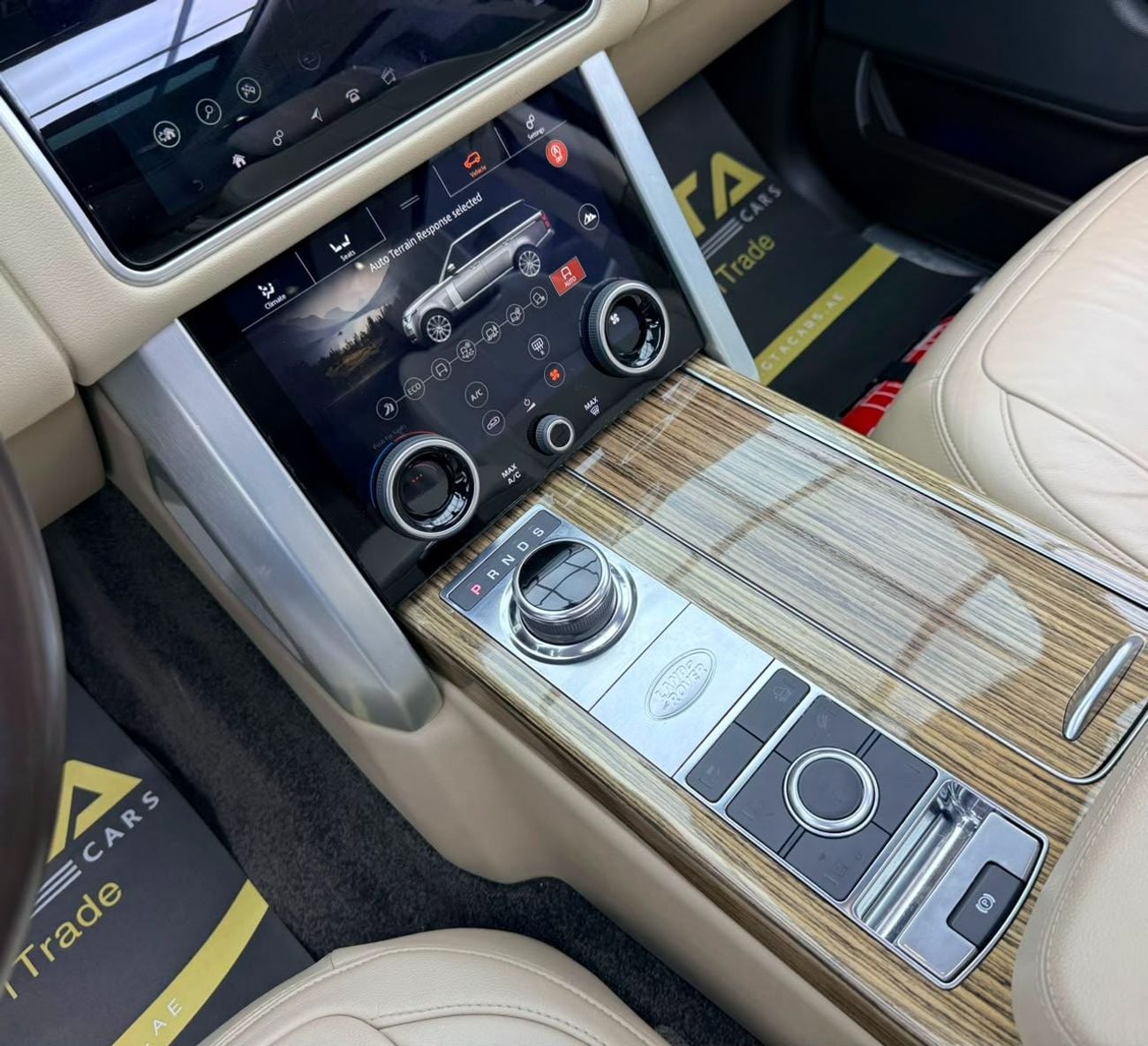 Land Rover Range Rover HSE 2019 Range Rover Vogue HSE, Warranty, Full RR Service History, Excellent Condition, GCC