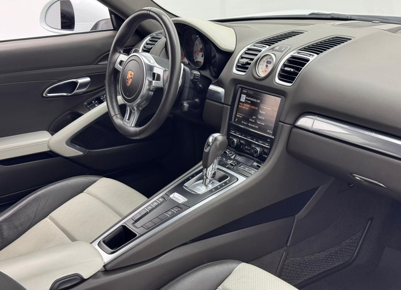 Porsche Cayman Std 2.7L 2015 Porsche Cayman, Service History, Excellent Condition, GCC