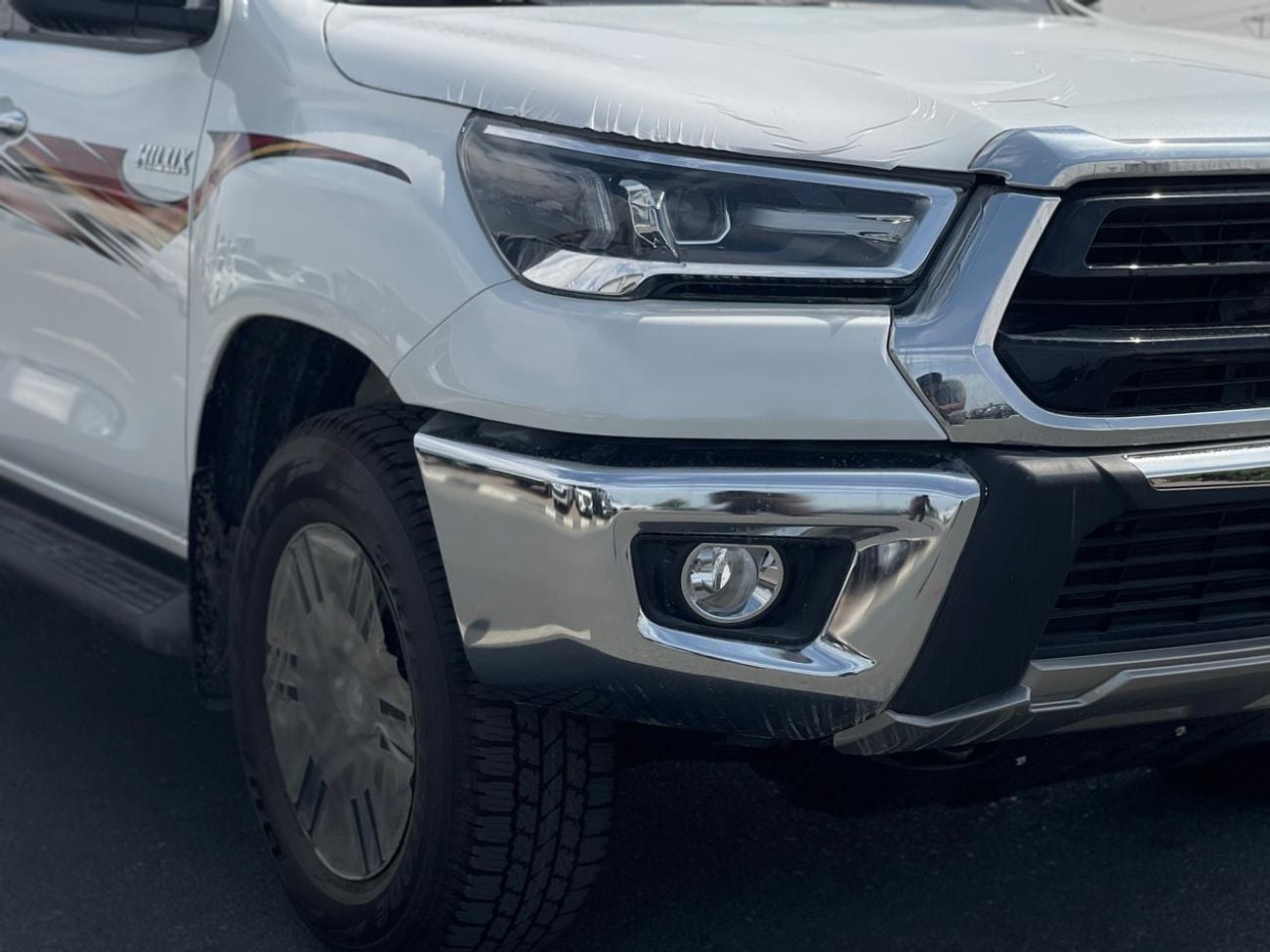 تويوتا هيلوكس GLXS SR5 2.7L 4X4