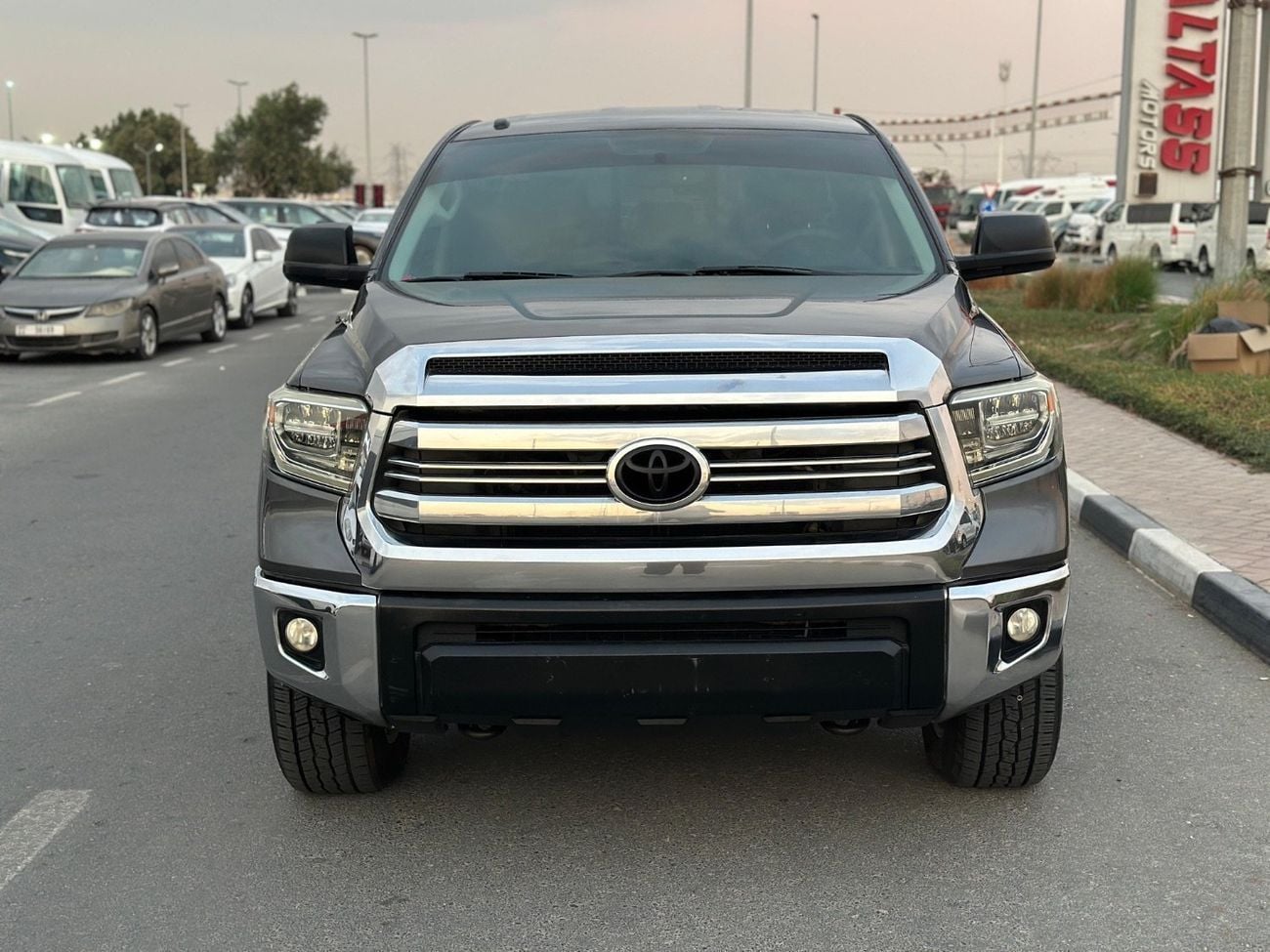 Toyota Tundra STD (NON GCC) Std 5.7L