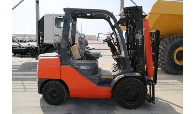 تويوتا فورك ليفت LPG 3 TON, 3 STAGE W/SIDE SHIFT 3 LEVER,4.5M LIFT HEIGHT MY23