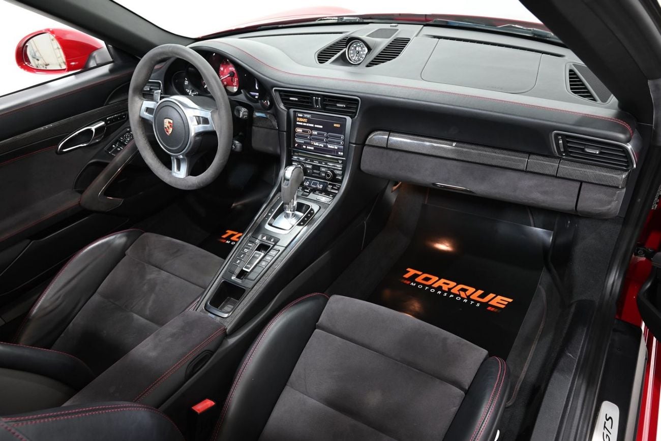 Porsche 911 Targa 4 GTS 2015 Porsche 911 Targa 4 GTS, Service History, Excellent Condition, Clean Title, Fully Loaded