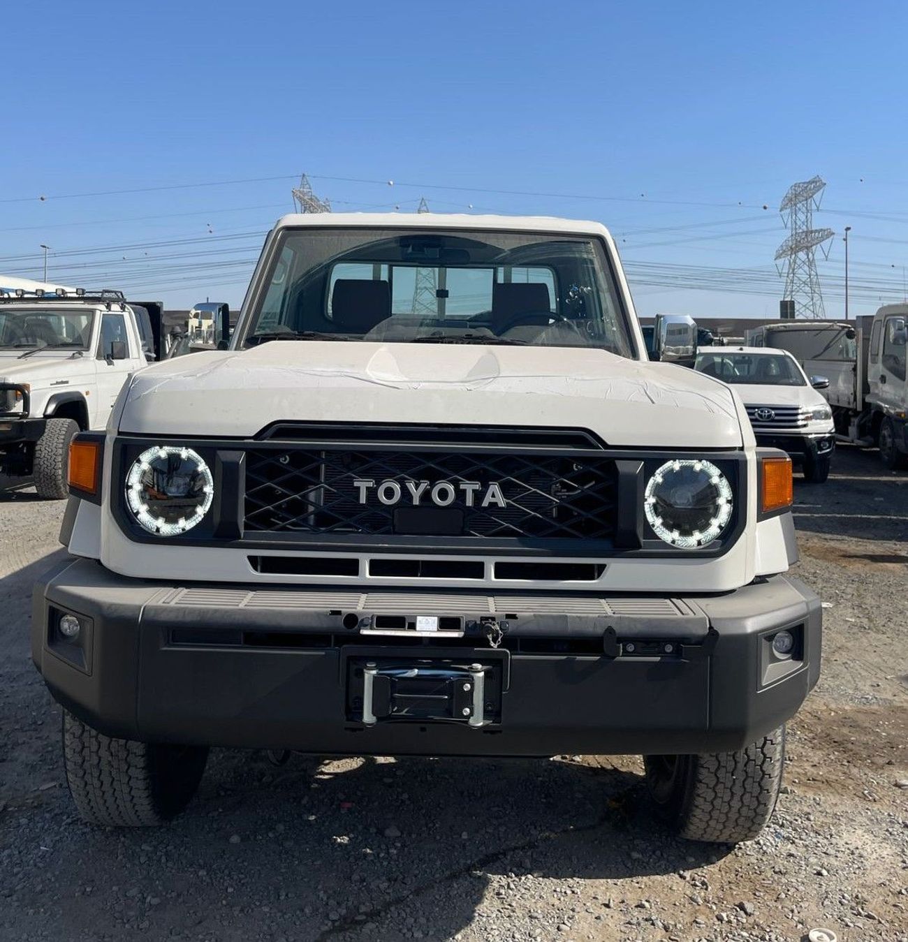 Toyota Land Cruiser Pick Up LC 79 Pickup S/C 4.0L Petrol A/T Full Option 2025 Model