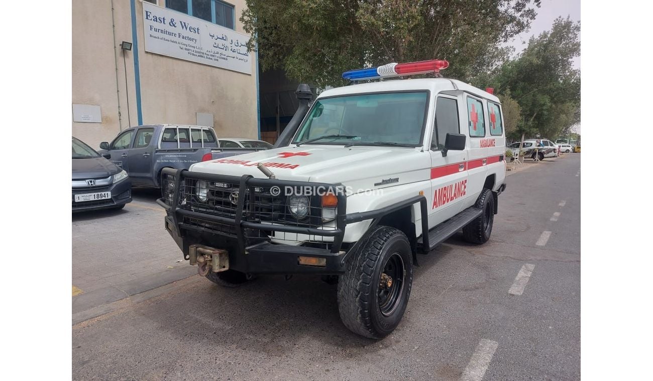 Toyota Land Cruiser 70 TOYOTA LAND CRUISER AMBULANCE RIGHT HAND DRIVE (PM1507)