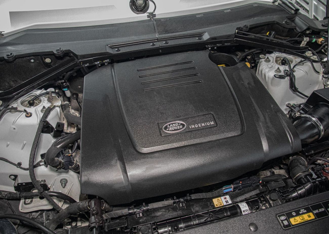 Land Rover Defender P300 110 2.0L (5 Seater)